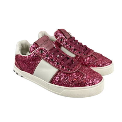 Valentino Garavani Flycrew Sneakers (pink)