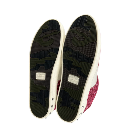 Valentino Garavani Flycrew Sneakers (pink)