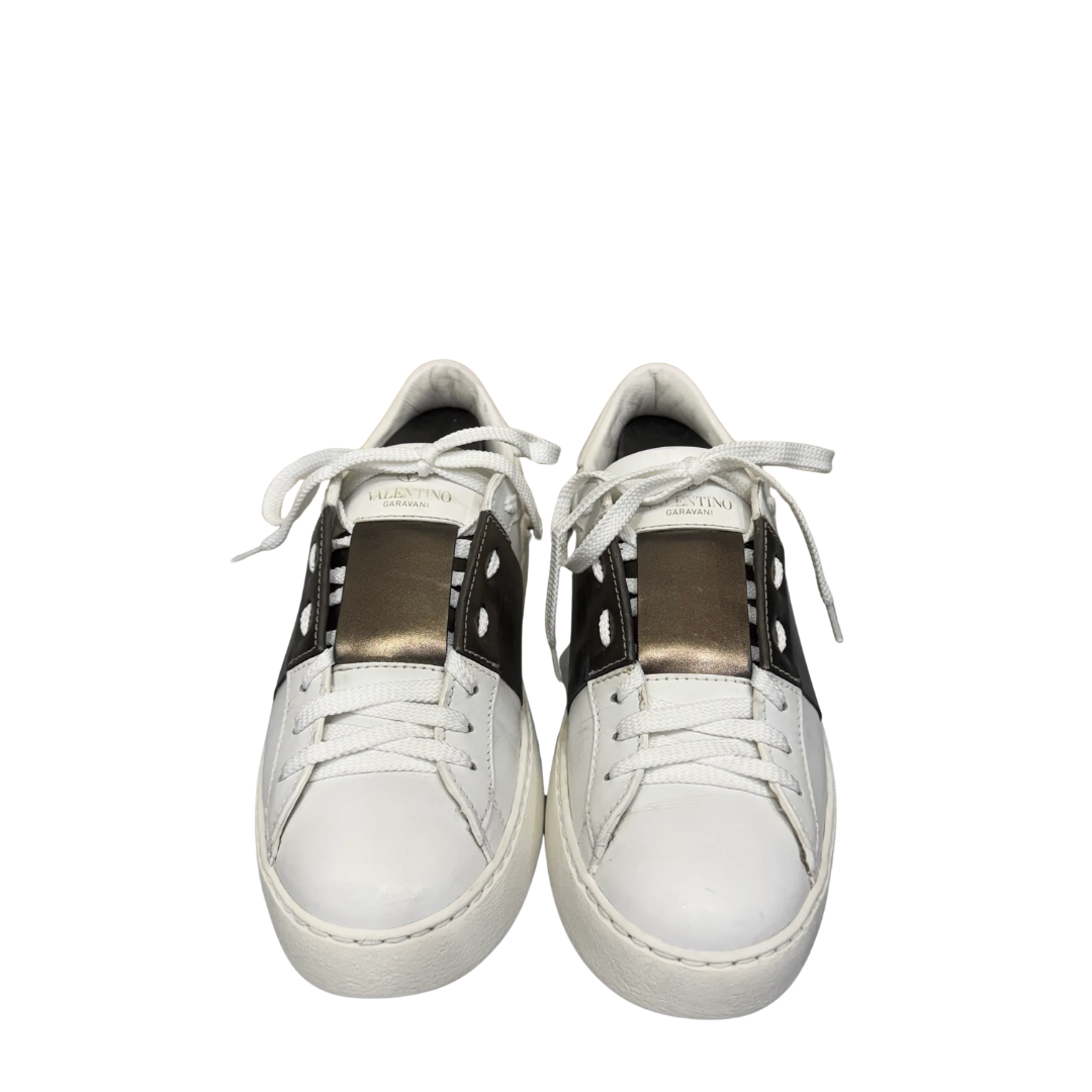 Valentino Garavani Rockstud (White) (Womens)