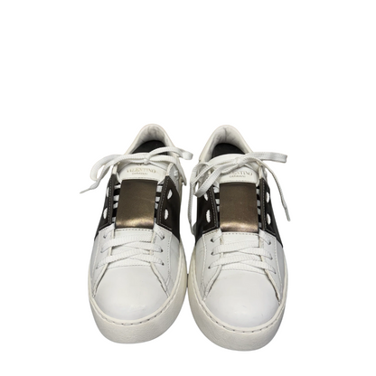 Valentino Garavani Rockstud (White) (Womens)